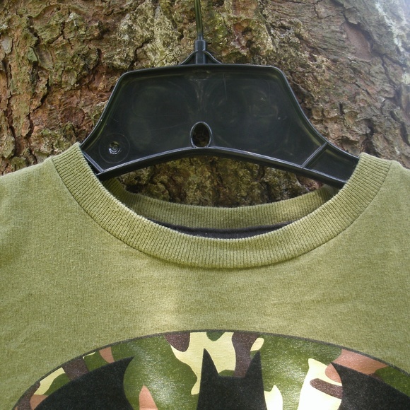 Boys Camo Bat Symbol T-Shirt Size M - Picture 4 of 8